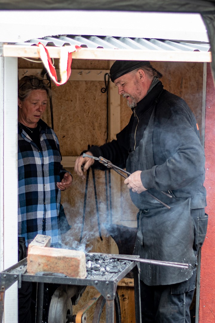 kapsylöppnare under tillverkning kurs hantverk växbo café